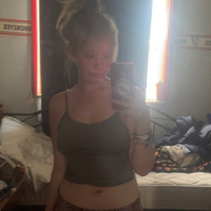 Meet your Posher, Leila